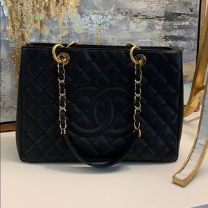 Chanel Grand Shopping Tote in Black Caviar